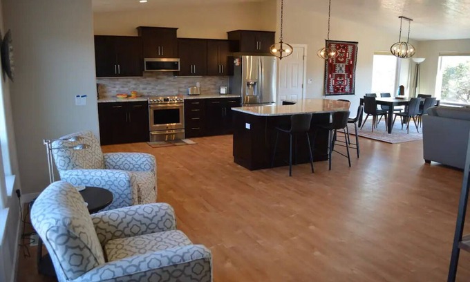 Torrey Casa | 4-bedroom house in tranquil Torrey with WiFi, AC. Enjoy a peaceful getaway!