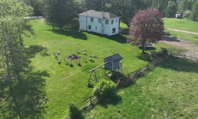 Glencairn Otro | 4 bedroom house on the madriver/tubing/🏊‍♀️/30 + acres/lots to do