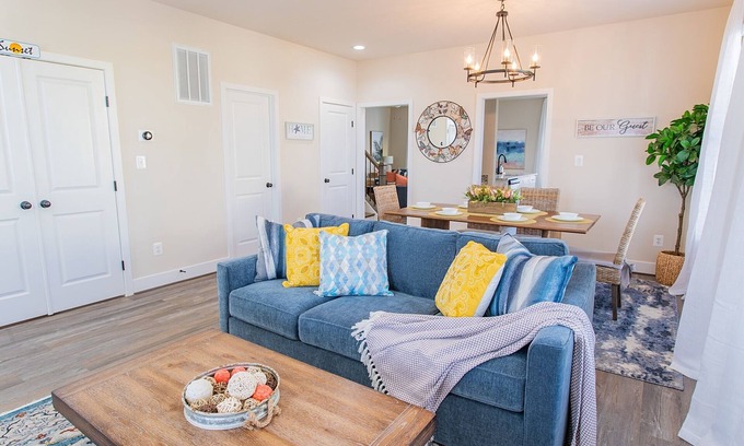 Issue Casa | 4-bedroom house in wonderful Colonial Beach