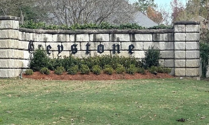 Denham Springs Casa | 4-bedroom house in peaceful Greystone Golf and Country Club