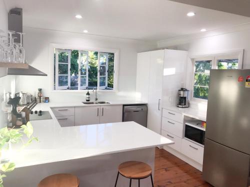 Woolloongabba Casa | 4 bedroom house - Walk to Southbank