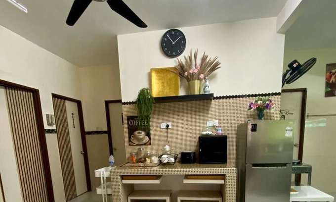 Kampung Bukit Rangin Casa | 4-bedroom house with WiFi,Netflix & AC