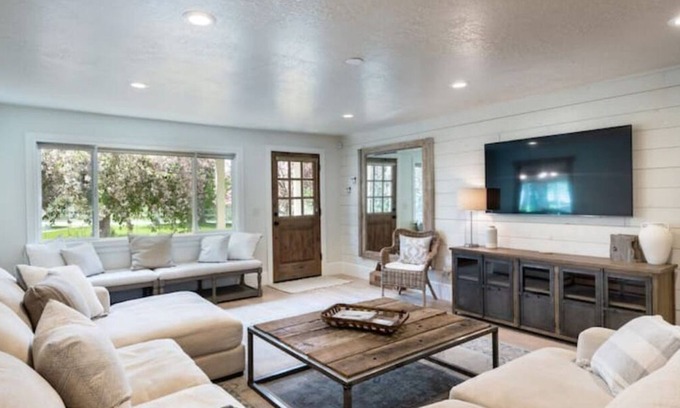 Francis Casa | 4 Bedroom Luxury home in Kamas