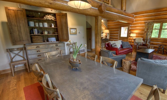 Powder Ridge Casa | 4 Dormitorio esquí de lujo en / esquí fuera Powder Ridge Cabin W / Hidromasaje