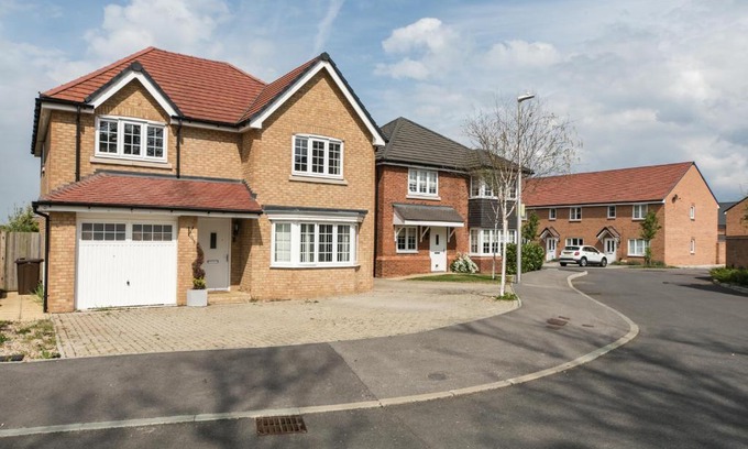 Sindlesham Apartamento | 4 bedroom new build house