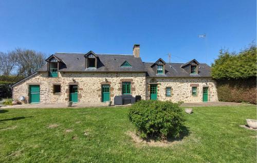 Mont-Saint-Jean Casa | 4 Bedroom Nice Home In Mont-Saint-Jean