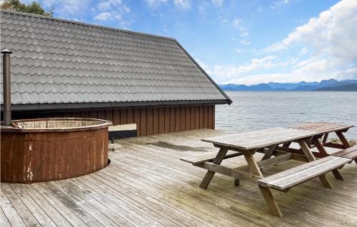 Midsund Casa | 4 Bedroom Nice Home In Midsund
