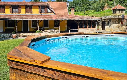 Velika Casa | 4 Bedroom Nice Home In Radovanci