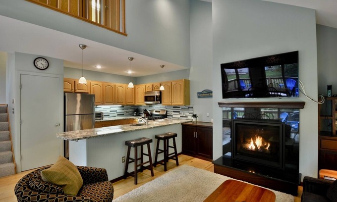 Carrabassett Valley Condominio | 4-Bedroom On The Glade Trail at Sugarloaf!
