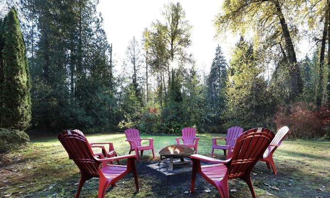 Maple Ridge Casa | 4 Bedroom on Acreage the heart of the city