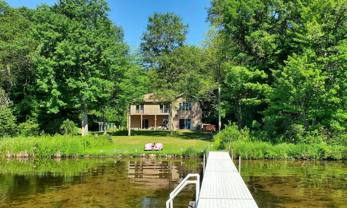 Hayward Casa | 4 bedroom on Lac Courte Oreilles Lake with clear water and a sandy bottom!