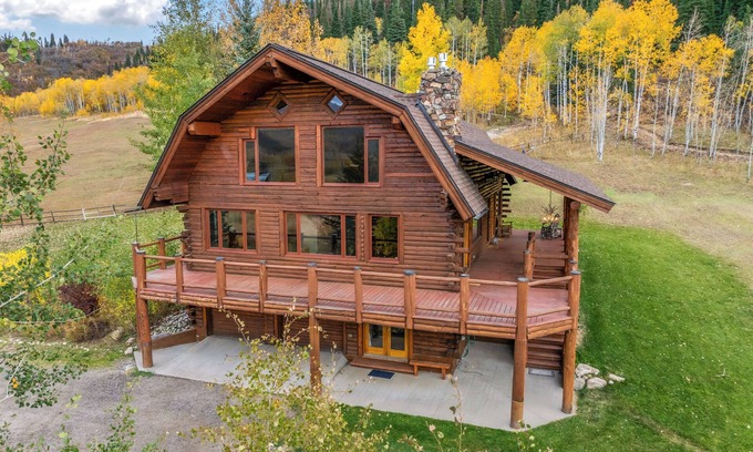 Steamboat Springs Cabina | 4-bedroom, plant-based living Cabin on 35 Acres in Steamboat Springs!