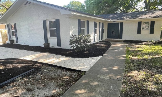 Myrtle Beach Casa | 4 bedroom pool home 1 block from the Beach!