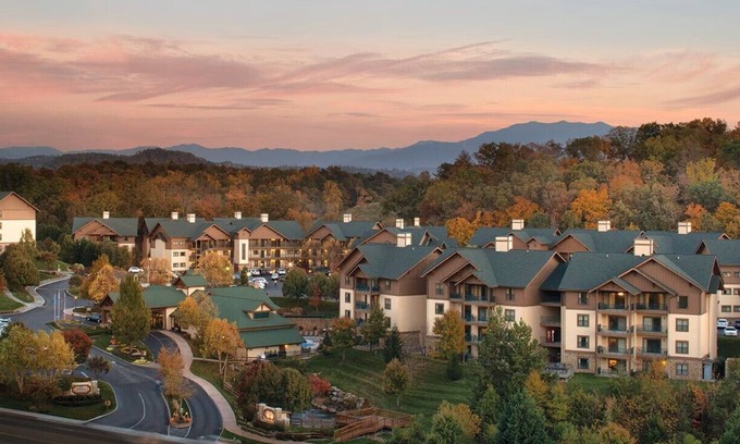 Sevierville Complejo | 4 - Bedroom Presidential Suite in the Great Smoky Mountains!
