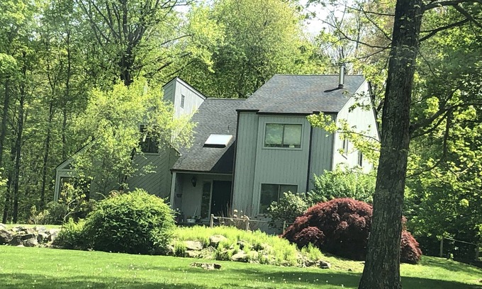 Bedford Casa | 4 bedroom quiet contemp in armonk/greenwich