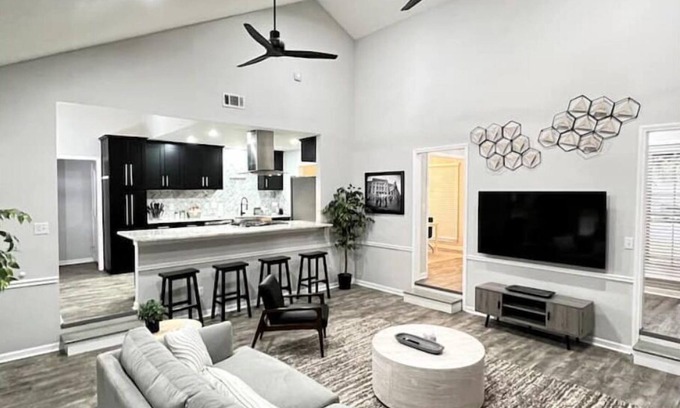 Columbus Casa | 4 Bedroom Retreat — Close to Ft Benning: Modern, Cozy, and Mins to Everything!