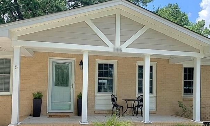 Goose Creek Apartamento | 4 Bedroom Single family L-554465 by Houzlet