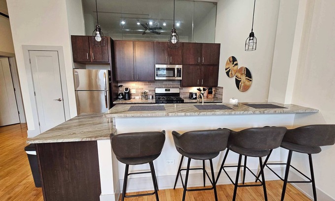 Lower West Side Apartamento | 4 Bedroom, Sleeps 20 people!