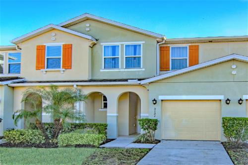 Kissimmee Villa | 4 Bedroom SunHaven Townhouse with Pool Near Disney