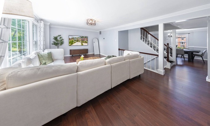 Mount Vernon Casa | 4-bedroom townhome in Alexandria with Game Room