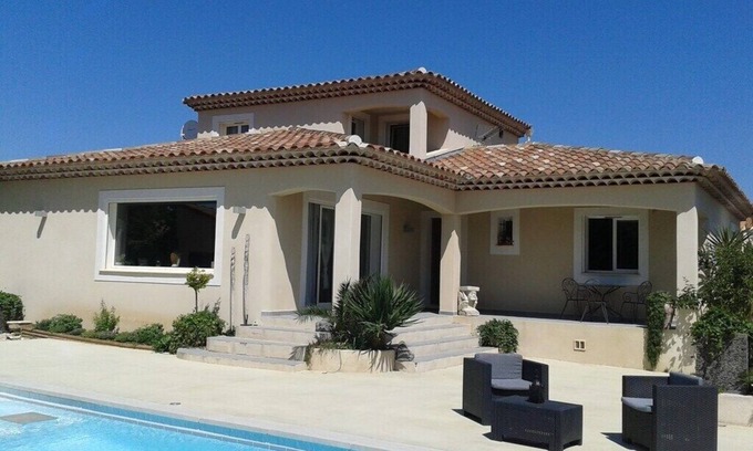 Istres Villa | 4 bedroom villa in istres