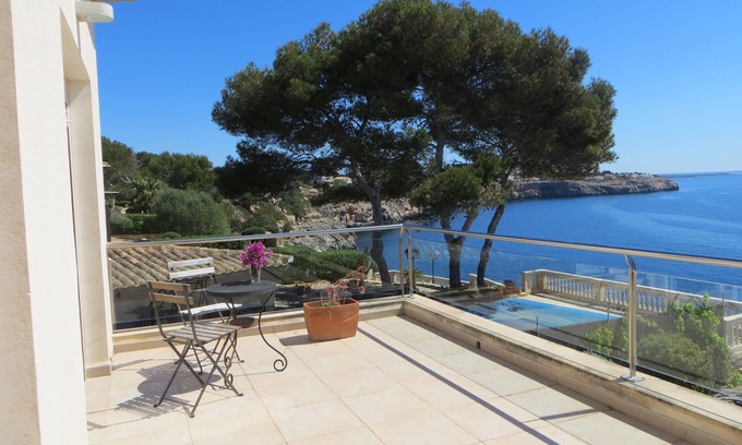 Cala Pi Villa | Villa de 4 dormitorios con impresionantes vistas al mar y a la piscina.