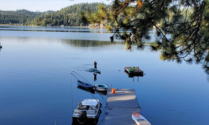 Newman Lake Casa | 4-bedroom waterfront house in lovely Newman Lake with AC, WiFi. Family friendly.