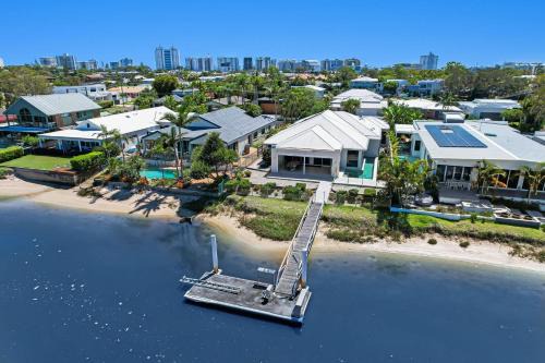 Mooloolaba Casa | 4 bedroom waterfront dream holiday home and small pet friendly