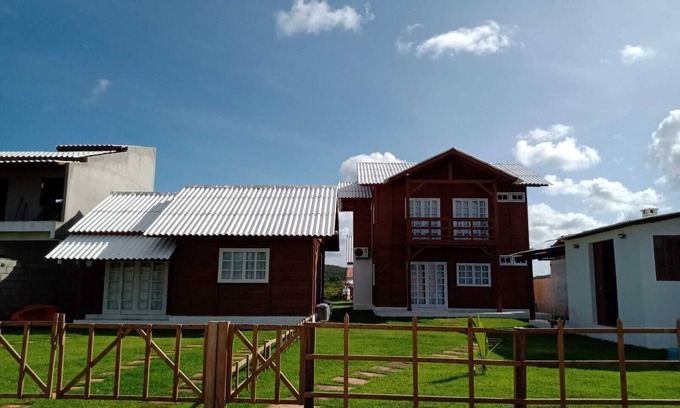 Subauma Casa | 4-bedroom wooden house in Recanto Arvoredo in Subaúma, Linha Verde - Bahia
