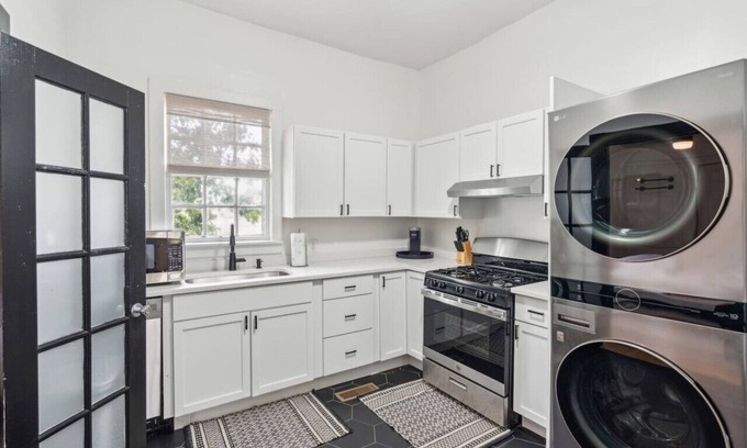 North Charleston Casa | 4 Bedrooms - Close to Downtown and Park Circle!