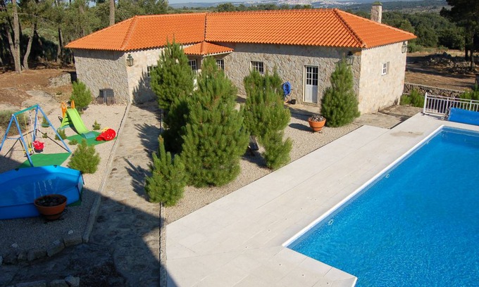 Guarda Casa | 4 bedrooms house with shared pool, garden and wifi at Vila Fernando