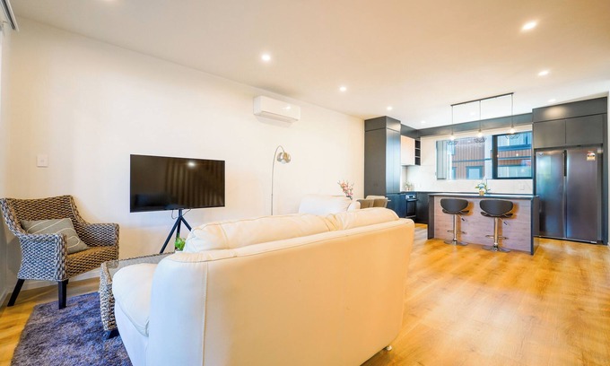 Bayswater Casa | 4 Bedrooms Modern Coastal Retreat Near Devonport