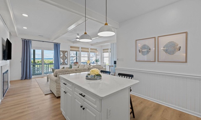 Emerald Isle Condominio | 4 Beds, 90-Sec Walk to Beach, 2 pools,Tennis & PB!!