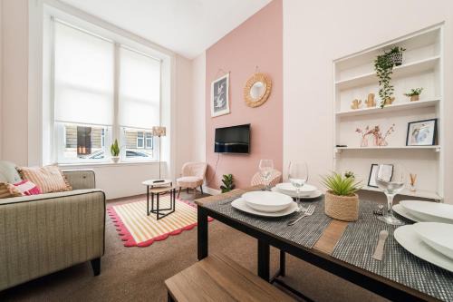 Glasgow Apartamento | 4 Beds - City Gateway Getaway