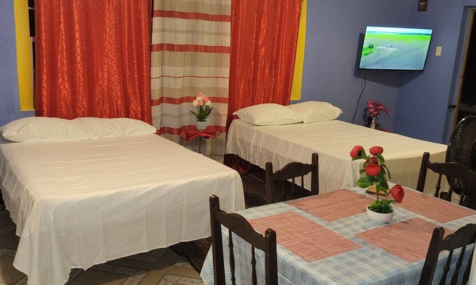 Yallahs Apartamento | 4 beds with parking off streets apartment
