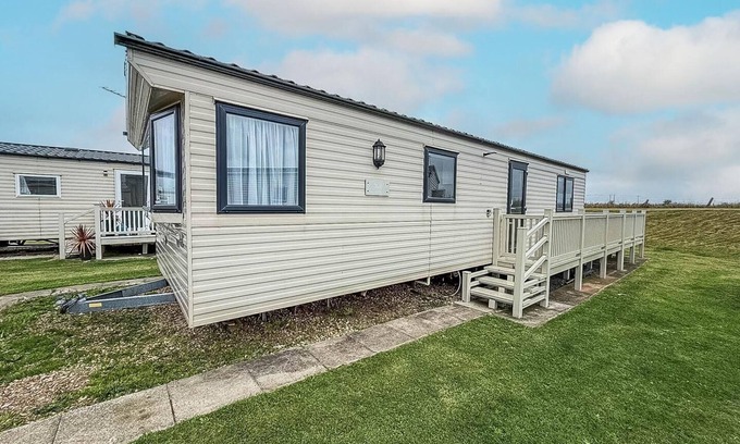 Anderby Creek Casa | 4 berth caravan for hire at Sunkist Holiday Park near Skegness ref 42084S