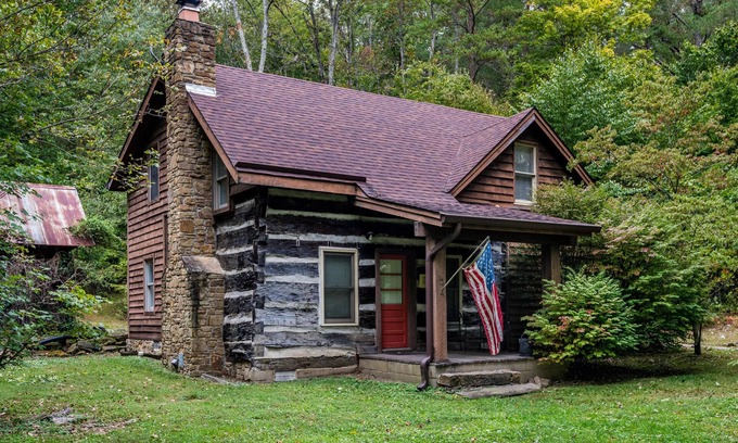Gnaw Bone Cabina | Storybrook Log Cabin