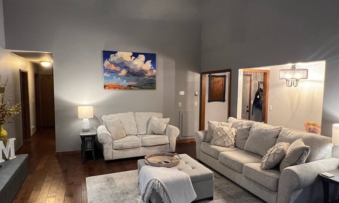 Emporia Casa | 4 BR, 3 full, bath. Lots of Room in Quiet Neighborhood cul-de-sac!