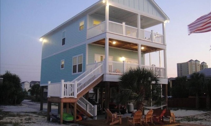 Villa Primera Casa | 4 BR / 3BA Waterfront Beach House w / muelle privado y Playa