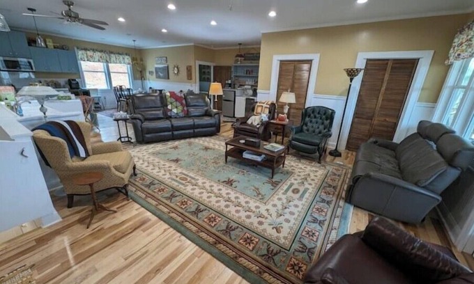 Independence Casa | 4 BR , 4.5 baths, new construction on the New River in Grayson county VA