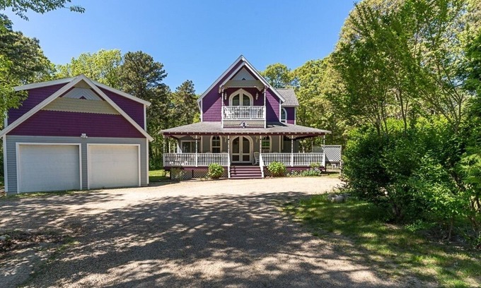 East Chop Casa | 4 BR/4 BA Modern Victorian: The Mack on Winemack