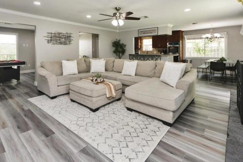 Conroe Casa | 4-BR Family Retreat in Quiet Conroe Neighborhood
