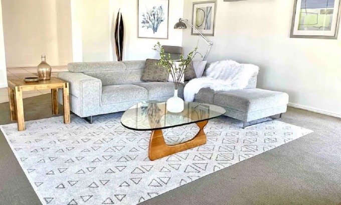 Runaway Bay Casa | 4 BR Home in Runaway Bay Close to Sports Complex
