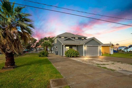 Rockport Casa | 4 Br Home On The Water Private Pool Dog Friendly