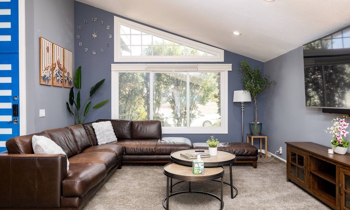 Valle Lindo Casa | 4 BR Home with Pool + EV Charger