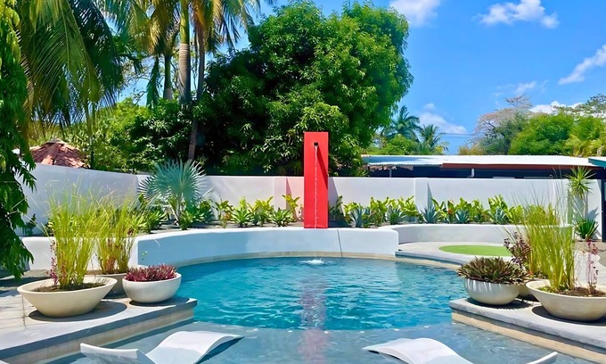 Potrero Chalet De Esquí | 4-BR House near to Beach (5-min-walk) | Pool, BBQ - Casa Arribada