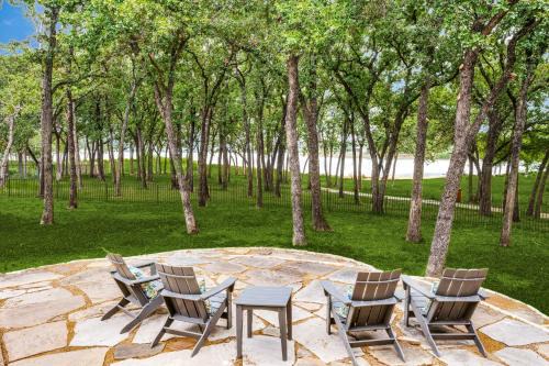 Lakewood Village Casa | 4-BR Waterfront - Pool Kayak Paddleboard & More