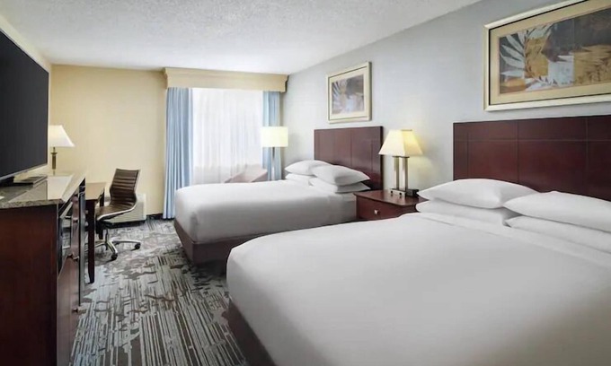 Rocky Mount Hotel | 4 Budget-friendly Units Near Stonewall Mansion! FREE Parking, Onsite Pool!