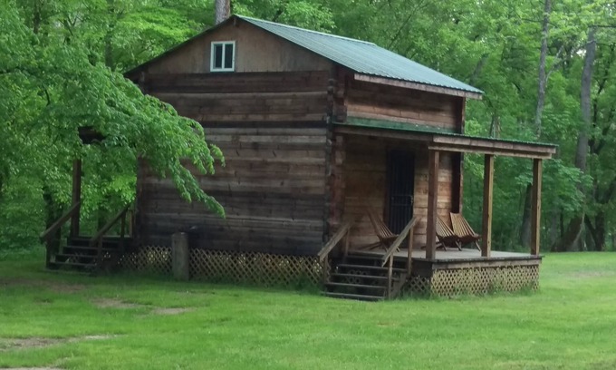 Saint Helens Cabina | #4, Charming 2-bedroom cabin in superb Beattyville with AC