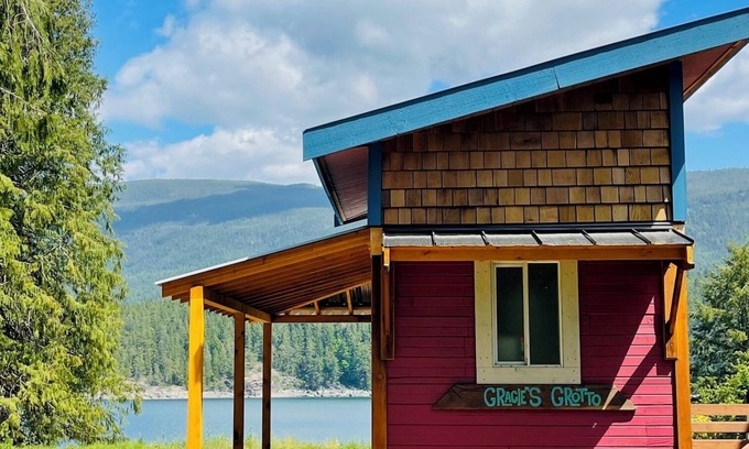 Lund Cabina | 4 Coastal Cabins & 2 bedroom suite for exploring the Sunshine Coast of BC